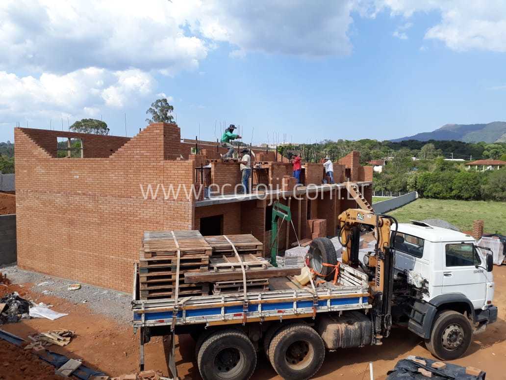 Obra realizada com tijolos ecológicos EcolojiT.