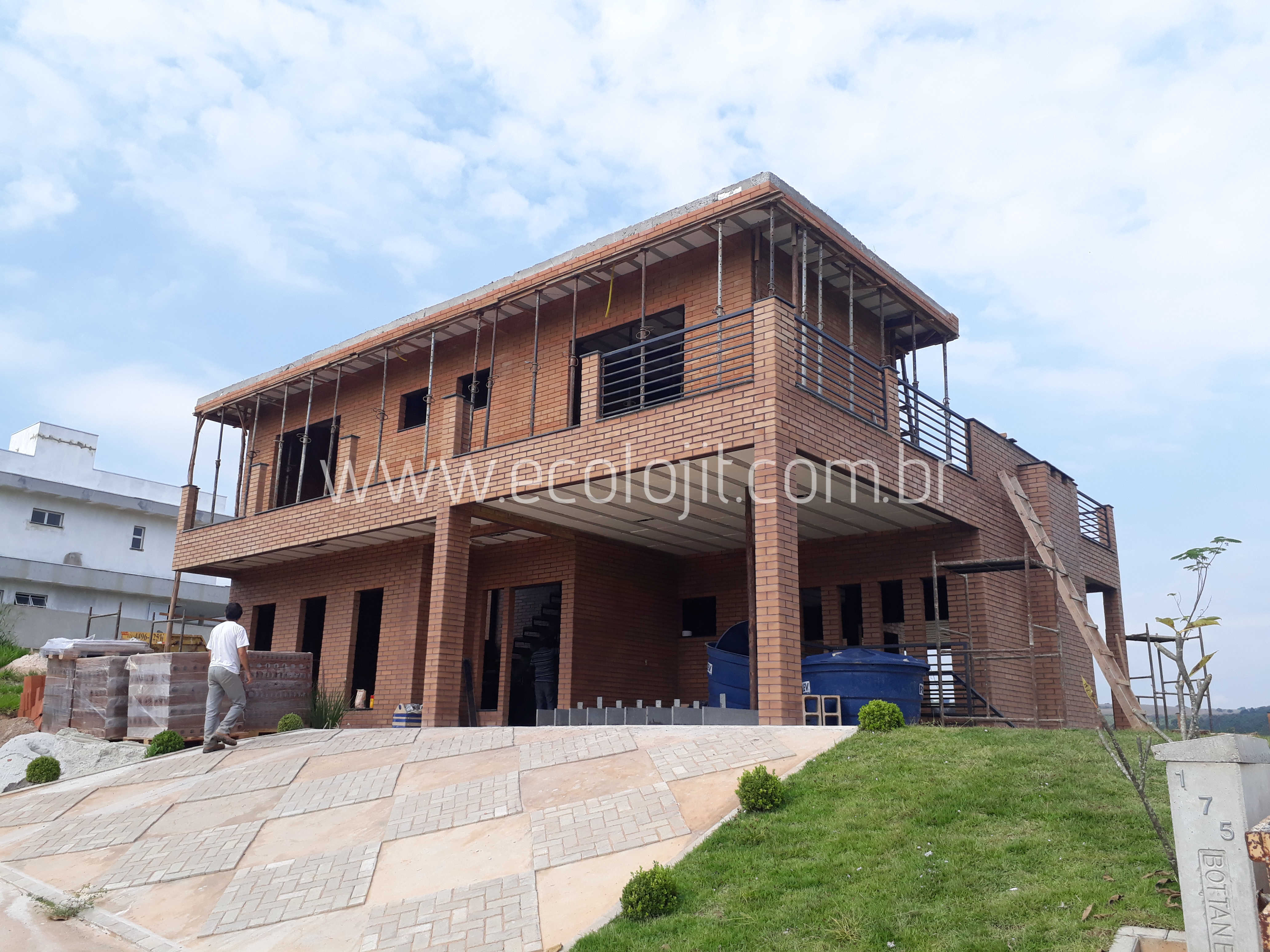 Casas de alto padrão com tijolo ecológico EcolojiT.